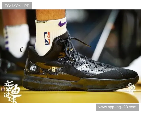 摩西·马龙：从球场传奇到篮球历史的重要见证者与影响者