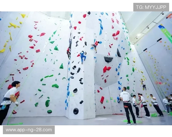 北京攀岩队凭借74分稳居攀岩联赛积分榜首位展现强劲实力 北京攀岩队凭借74分稳居攀岩联赛积分榜首位展现强劲实力