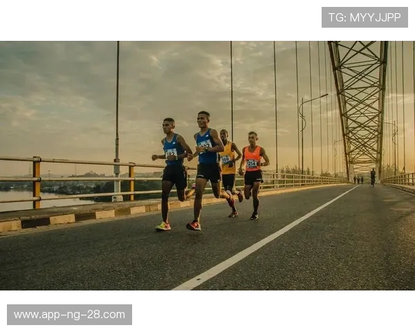 深圳城市马拉松精彩回顾极限运动队展现非凡实力与团队精神 深圳城市马拉松精彩回顾极限运动队展现非凡实力与团队精神