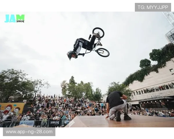 深圳滑板队勇闯极限运动嘉年华的奋斗与突破之路