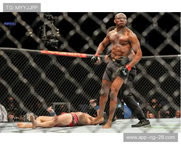 UFC萝莉与小麻激战一触即发谁将成为擂台新星引发热议