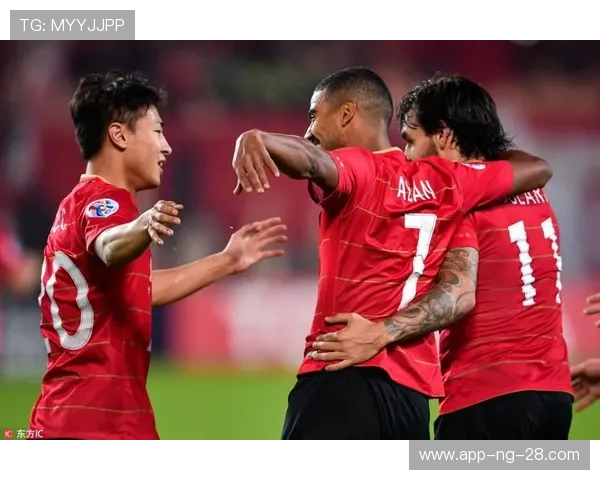 上港与权健激情对决海报揭示赛场火热氛围与球队斗志